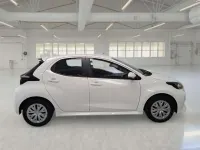 Usata Toyota Yaris Hybrid Business Edition 92 CV (67 kW) 2022 Bianco Berlina