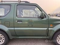 Usata Suzuki Jimny 86 CV (63 kW) 2011 Verde SUV