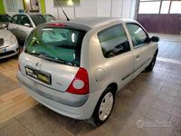 Usata Renault Clio II Authentique 58 CV (42 kW) 2002 Grigio Utilitaria