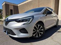 Usata Renault Clio V Techno 101 CV (74 kW) 2023 Argento Berlina