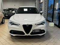 Usata Alfa Romeo Stelvio Sprint 190 CV (139 kW) 2017 Bianco SUV