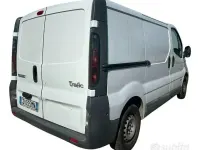 Usata Renault Trafic 101 CV (74 kW) 2002 Bianco Monovolume