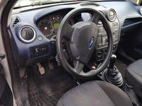 Usata Ford Fiesta Ghia 68 CV (50 kW) 2006 Grigio Berlina