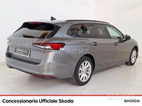 Usata Skoda Superb Selection 150 CV (110 kW) 2024 Grigio graphite Station wagon