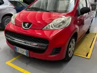Usata Peugeot 107 68 CV (50 kW) 2010 Rosso Utilitaria