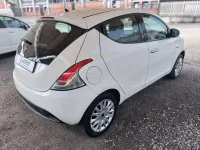 Usata Lancia Ypsilon Gold 69 CV (50 kW) 2014 Bianco Utilitaria