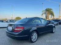 Usata Mercedes C220 Avantgarde 170 CV (125 kW) 2009 Grigio Berlina