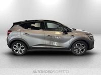 Usata Renault Captur Techno 143 CV (105 kW) 2023 Grigio SUV
