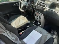 Usata Fiat Punto 69 CV (50 kW) 2004 Bianco Utilitaria