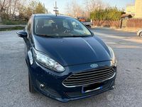 Usata Ford Fiesta 92 CV (67 kW) 2014 Blu Berlina