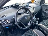 Usata Lancia Ypsilon 69 CV (50 kW) 2017 Grigio Utilitaria