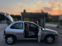 Usata Opel Corsa Swing 54 CV (39 kW) 1999 Grigio Berlina