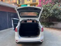 Usata Ford B-MAX 90 CV (66 kW) 2016 Bianco pastello Monovolume