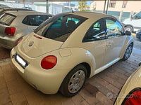 Usata VW New Beetle 101 CV (74 kW) 2006 Bianco Utilitaria