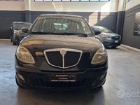 Usata Lancia Ypsilon 60 CV (44 kW) 2005 Grigio Utilitaria