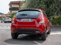 Usata Lancia Ypsilon 70 CV (51 kW) 2023 Rosso Utilitaria