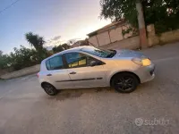 Usata Renault Clio 78 CV (57 kW) 2005 Grigio Utilitaria