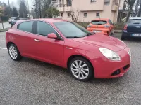 Usata Alfa Romeo Giulietta 105 CV (77 kW) 2011 Rosso Utilitaria
