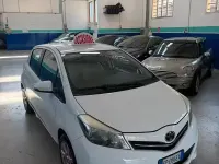 Usata Toyota Yaris Active 69 CV (50 kW) 2013 Bianco Utilitaria