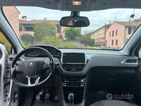Usata Peugeot 208 Allure 82 CV (60 kW) 2015 Bianco Utilitaria