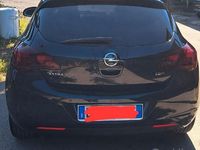 Usata Opel Astra 125 CV (91 kW) 2011 Nero Berlina