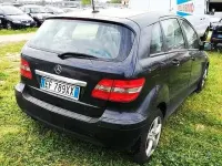 Käytetty Mercedes B160 Premium 95 HP (69 kW) 2010 Musta Tila-auto