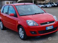 Usata Ford Fiesta Ghia 68 CV (50 kW) 2007 Rosso Utilitaria