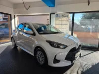 Nuova Toyota Yaris Hybrid Lounge 92 CV (67 kW) 2026 Bianco Berlina