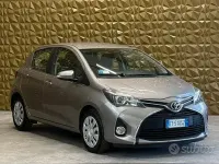 Usata Toyota Yaris Active 90 CV (66 kW) 2015 Beige Utilitaria