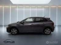 Usata VW Polo R-line 95 CV (69 kW) 2023 Grigio Utilitaria