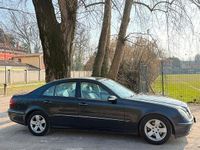 Usata Mercedes E320 Avantgarde 204 CV (150 kW) 2003 Blu Berlina