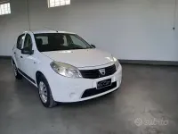 Usata Dacia Sandero Ambiance 72 CV (52 kW) 2010 Bianco Berlina