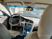 Usata Volvo XC70 185 CV (136 kW) 2007 Nero Station wagon