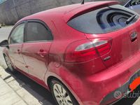 Usata Kia Rio 90 CV (66 kW) 2011 Rosso Berlina