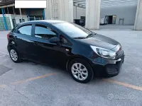 Usata Kia Rio 75 CV (55 kW) 2012 Nero Berlina