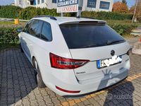 Usata Skoda Superb SportLine 150 CV (110 kW) 2017 Bianco Station wagon
