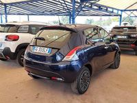 Usata Lancia Ypsilon Gold 69 CV (50 kW) 2021 Blu Utilitaria