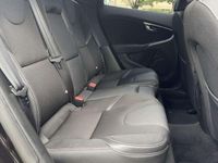 Usata Volvo V40 Momentum 120 CV (88 kW) 2019 Nero Berlina