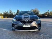 Usata Renault Captur Techno 100 CV (73 kW) 2023 Grigio SUV
