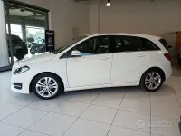 Usata Mercedes B180 109 CV (80 kW) 2015 Bianco Utilitaria