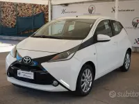 Usata Toyota Aygo X-play 69 CV (50 kW) 2015 Bianco Utilitaria
