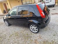 Usata Ford Fiesta 68 CV (50 kW) 2006 Nero Utilitaria