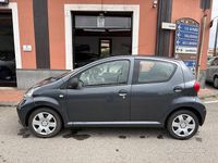 Usata Toyota Aygo 67 CV (49 kW) 2007 Grigio Utilitaria