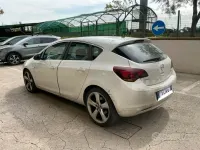 Usata Opel Astra Cosmo 110 CV (80 kW) 2011 Berlina