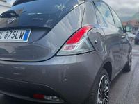 Usata Lancia Ypsilon Gold 69 CV (50 kW) 2022 Grigio Utilitaria