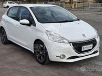 Usata Peugeot 208 Active 81 CV (59 kW) 2014 Bianco Utilitaria