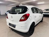Usata Opel Corsa Edition 86 CV (63 kW) 2012 Bianco Utilitaria