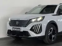 Usata Peugeot 2008 Allure 102 CV (75 kW) 2025 Bianco SUV
