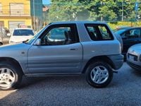 Usata Toyota RAV4 128 CV (94 kW) 1999 Argento SUV