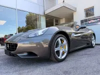 Usata Ferrari California 489 CV (359 kW) 2013 Antracite Cabrio
